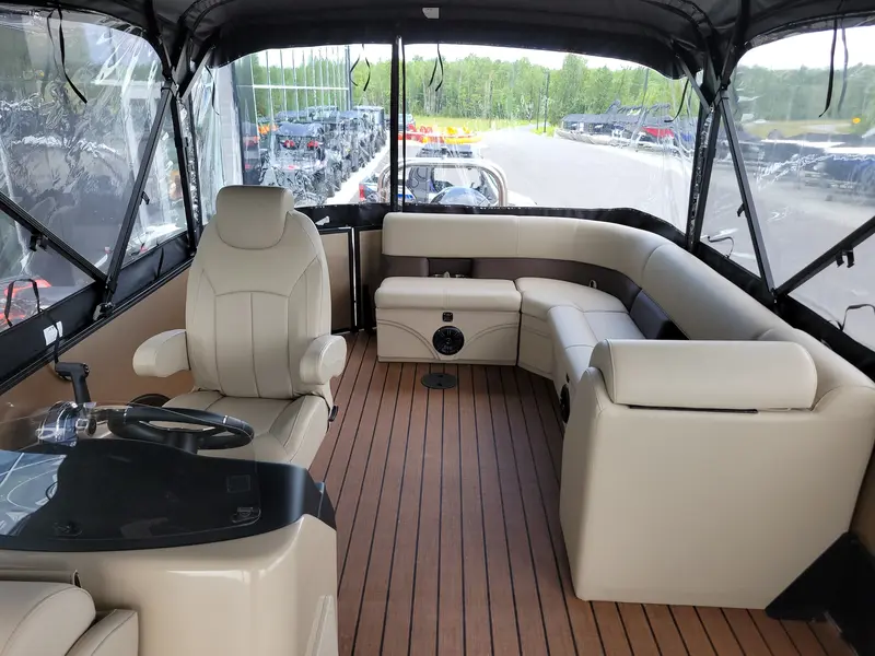 2023 Bentley Legacy 200 Cruise XL