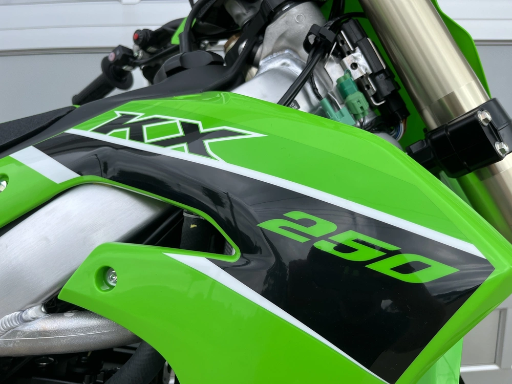 2024 Kawasaki Kx250 alt