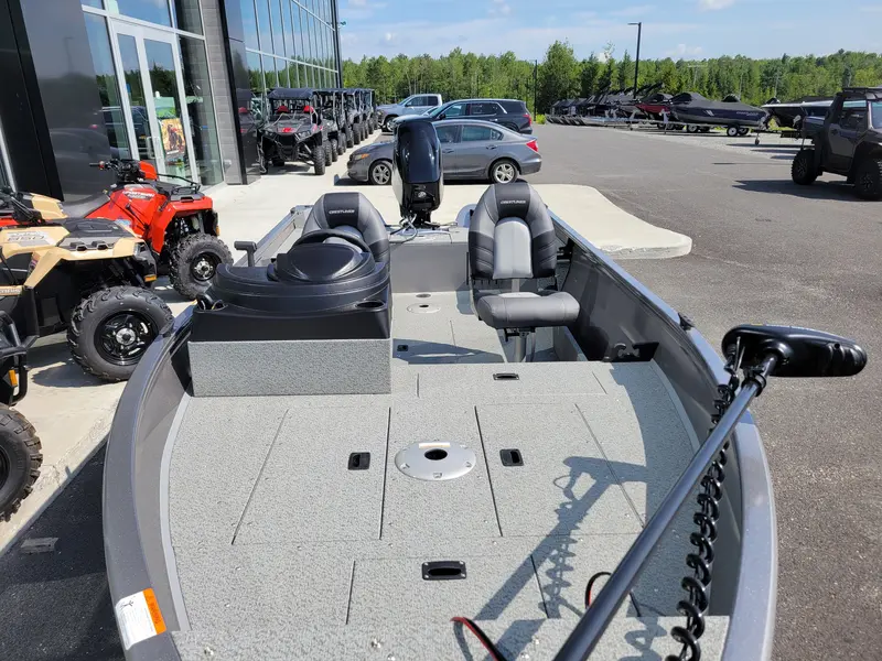 2023 Crestliner 1650 Discovery SC 3 200$ de réduction, jusqu'au 27-04-2025