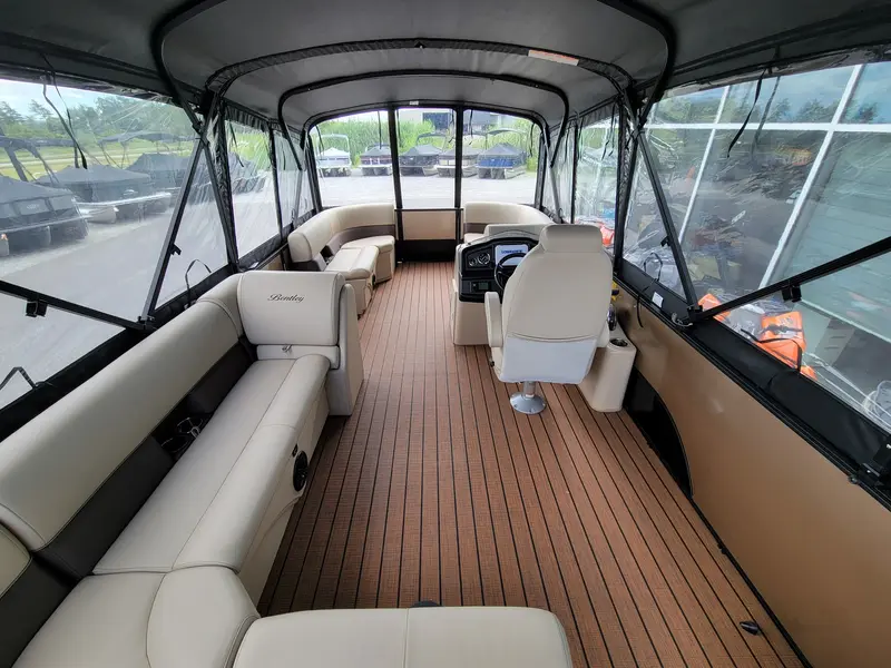 2023 Bentley Legacy 200 Cruise XL