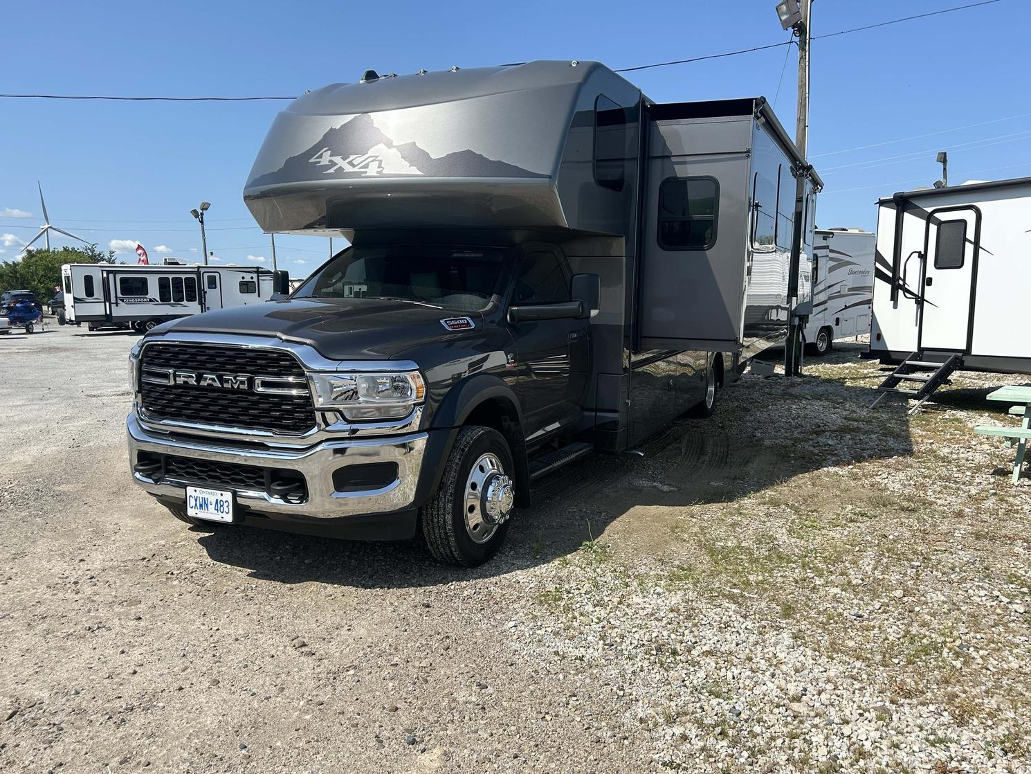 Used 2023 Dynamax iSata 5 30FW in Tilbury - Tilbury Auto Sales & RV