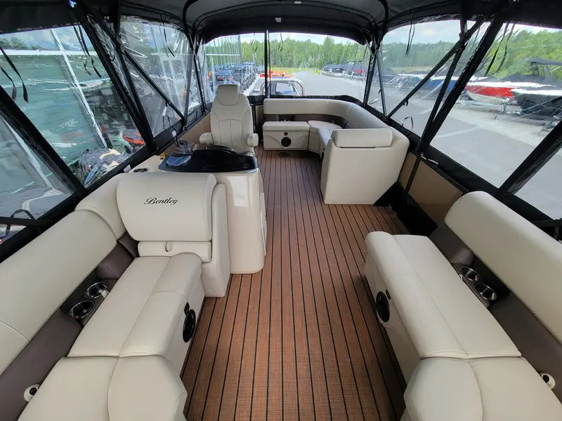 2023 Bentley Legacy 200 Cruise XL