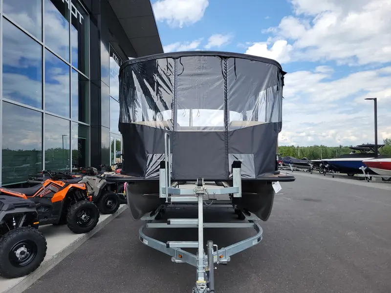 2023 Bentley Legacy 200 Cruise XL