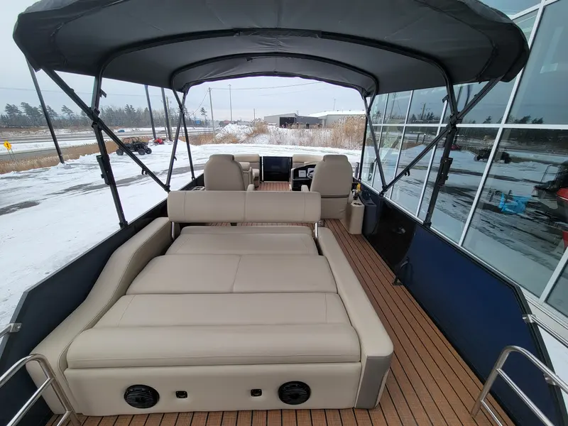 2023 Bentley Elite 223 DC Swing