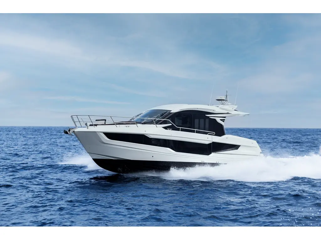 2025 Galeon 410HTC 