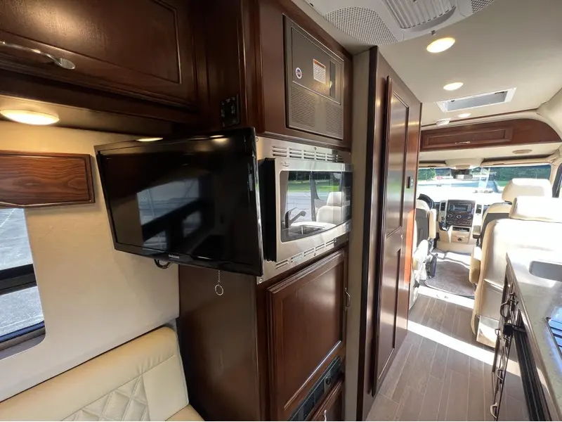 2018 Regency 3500 XALTA LX **SPRINTER MERCEDES DIESEL 4X4** thumbnail 29