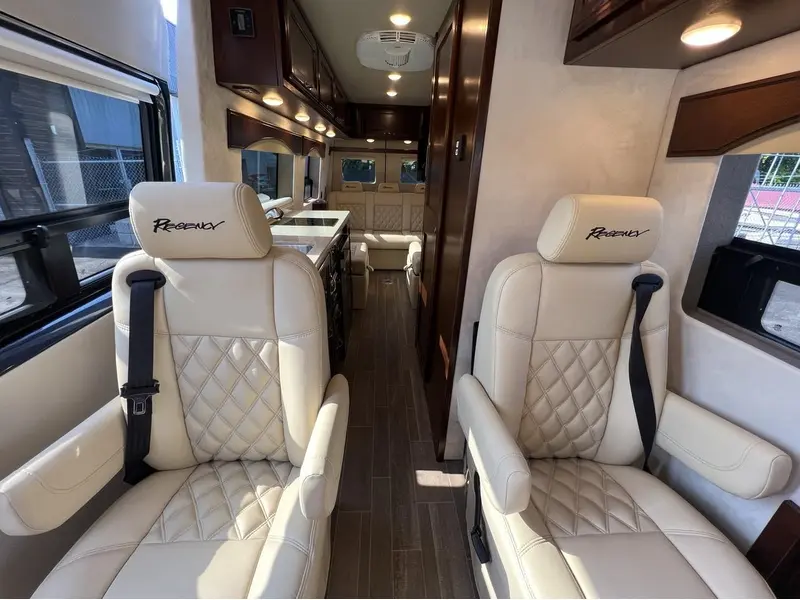 2018 Regency 3500 XALTA LX **SPRINTER MERCEDES DIESEL 4X4** thumbnail 25
