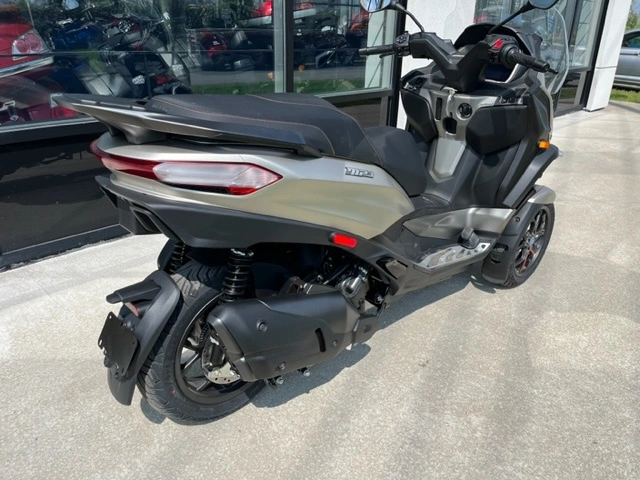 Piaggio Mp3 530 Hpe Exclusive 2024 alt