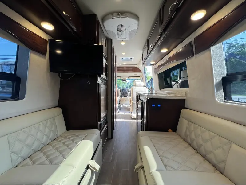 2018 Regency 3500 XALTA LX **SPRINTER MERCEDES DIESEL 4X4** thumbnail 26