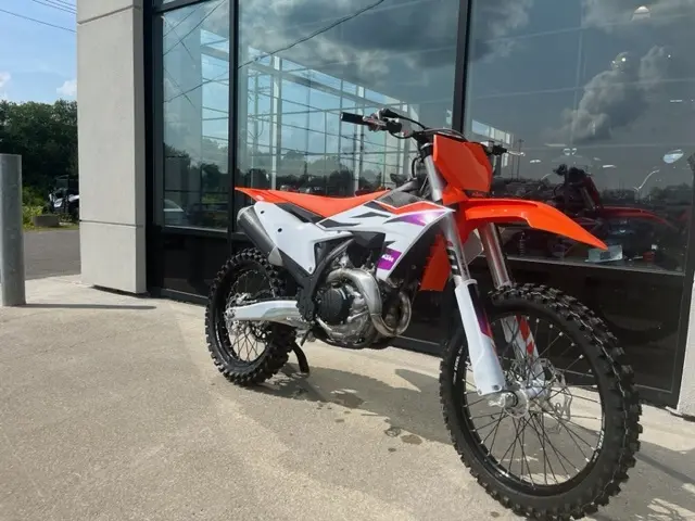 2024 KTM 450 SX-F thumbnail 3