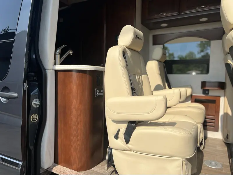 2018 Regency 3500 XALTA LX **SPRINTER MERCEDES DIESEL 4X4** thumbnail 32