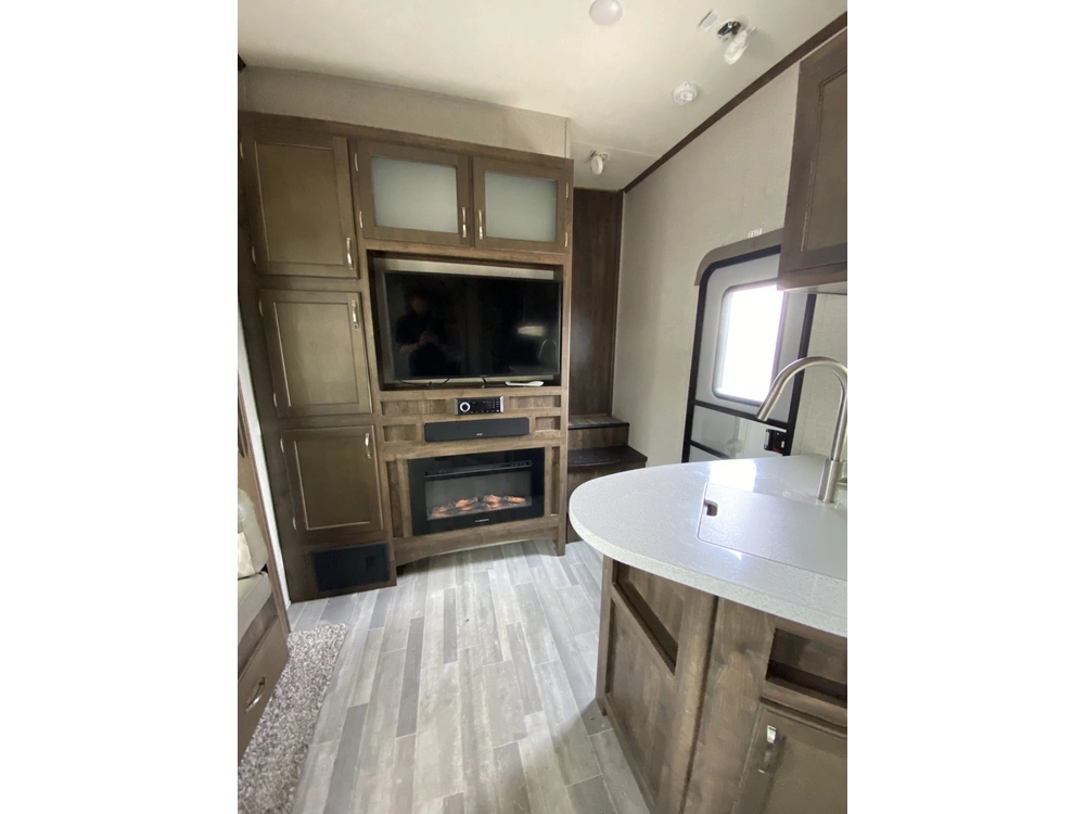 Dutchmen Astoria 3013bhf 2018 alt