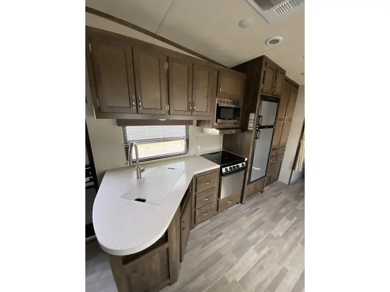 2018 Dutchmen Astoria 3013BHF thumbnail 9