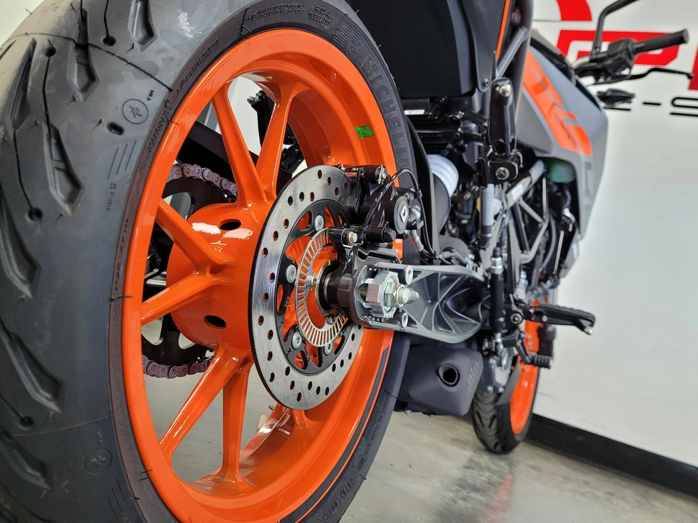 Ktm 200 Duke *0.99% Sur 60 Mois 2023 alt