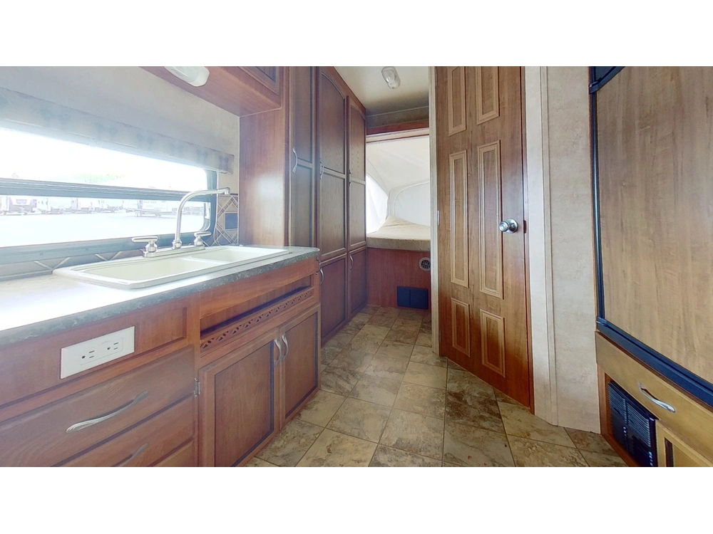 Jayco Jay Feather 23b 2011 alt