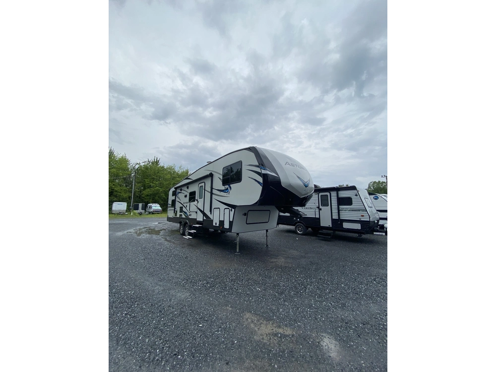 Dutchmen Astoria 3013bhf 2018 alt