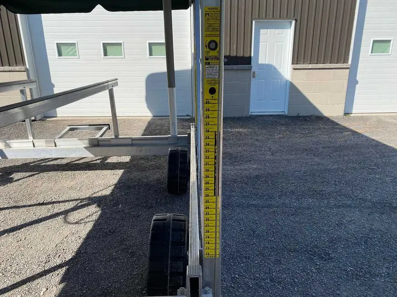 FLOE Élévateur à bateau en aluminium avec toit 2022