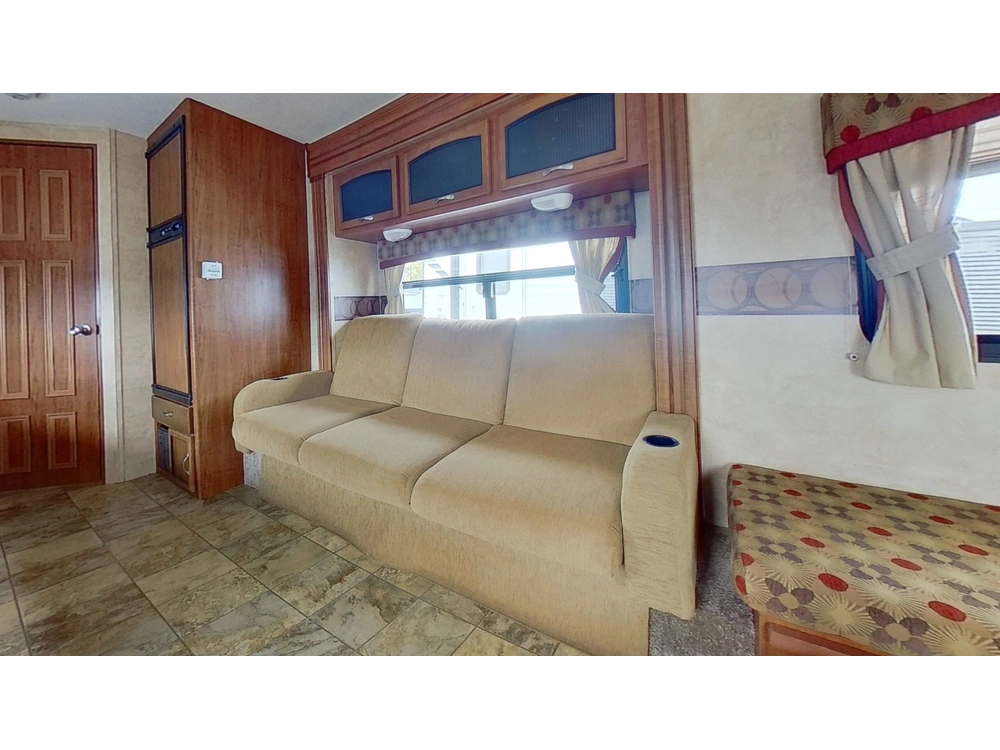 Jayco Jay Feather 23b 2011 alt