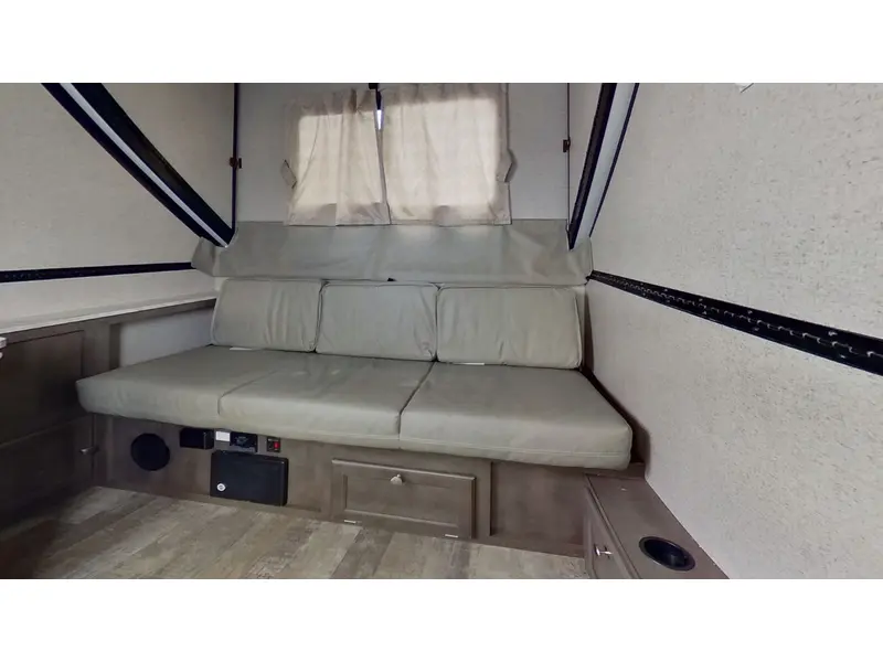 2020 Rockwood Premier 223A thumbnail 10