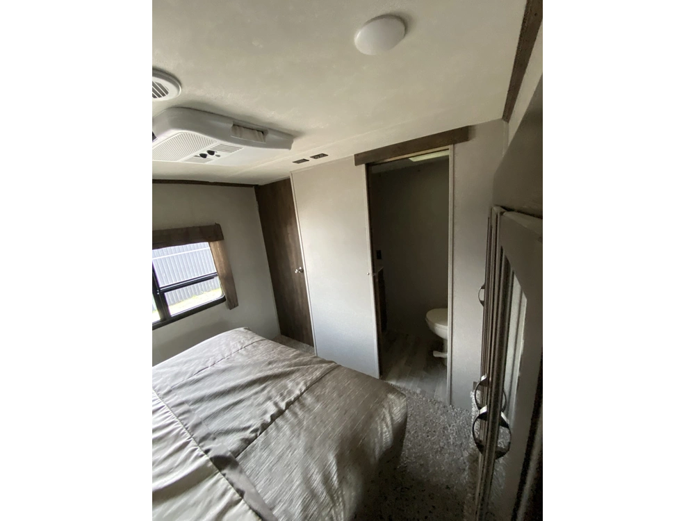 Dutchmen Astoria 3013bhf 2018 alt