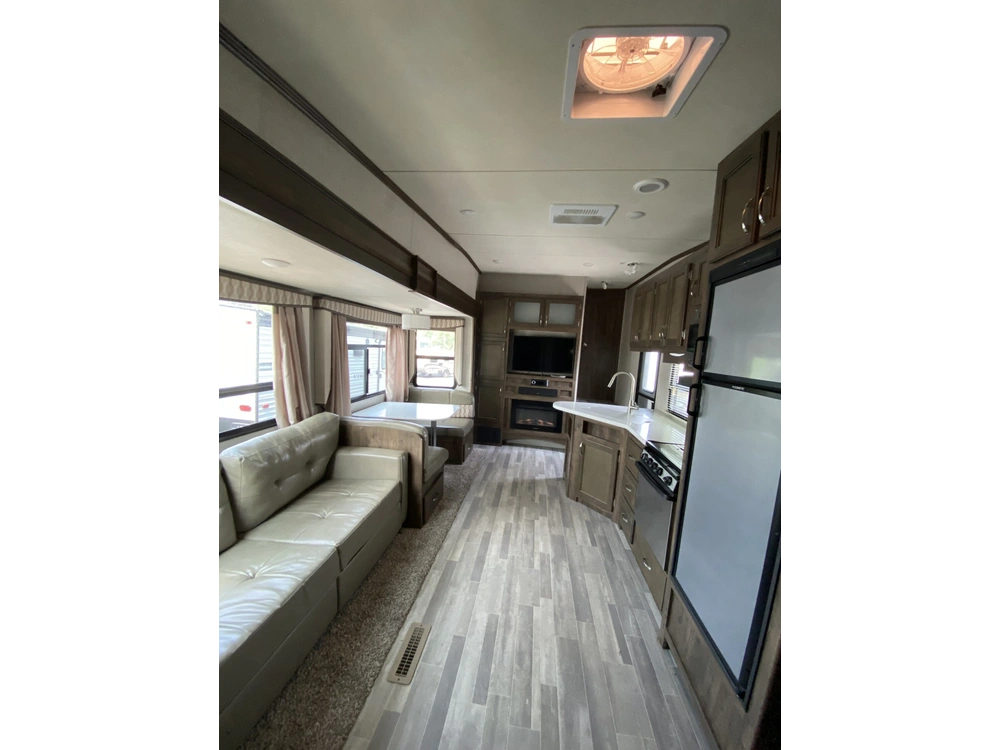 Dutchmen Astoria 3013bhf 2018 alt