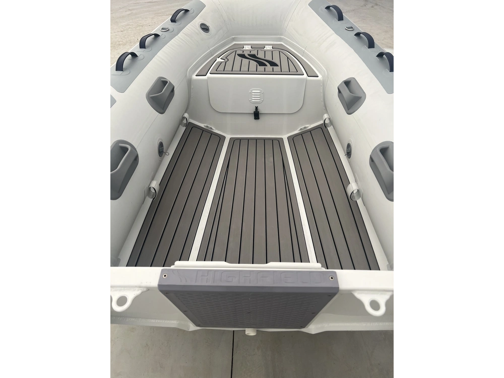 2022 Highfield Cl260 alt