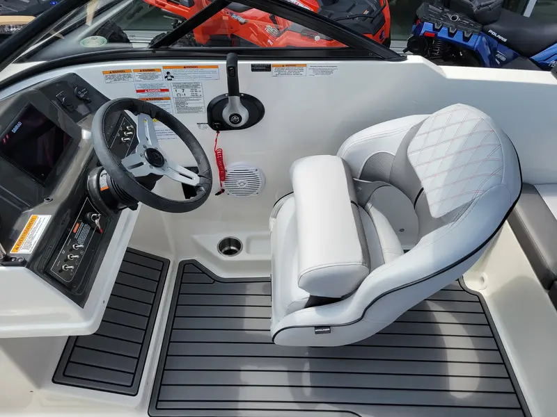 2023 Bayliner VR4