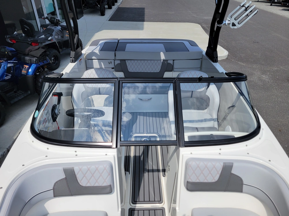 Bayliner Vr4 2023 alt