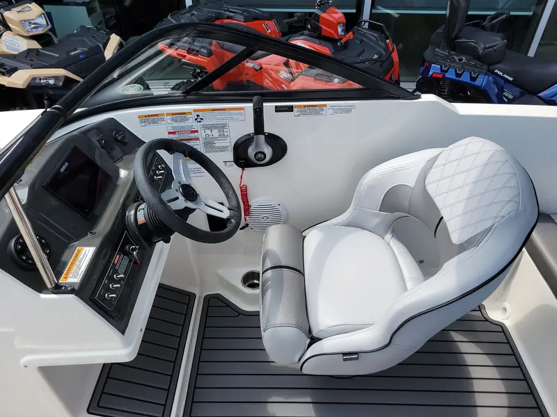 2023 Bayliner VR4