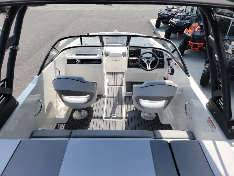 2023 Bayliner VR4