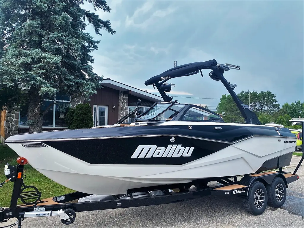 Malibu 22 LSV 2023