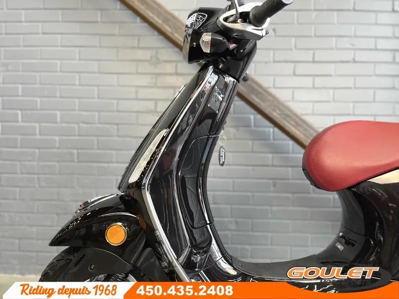 2015 Vespa PRIMAVERA 50 thumbnail 2
