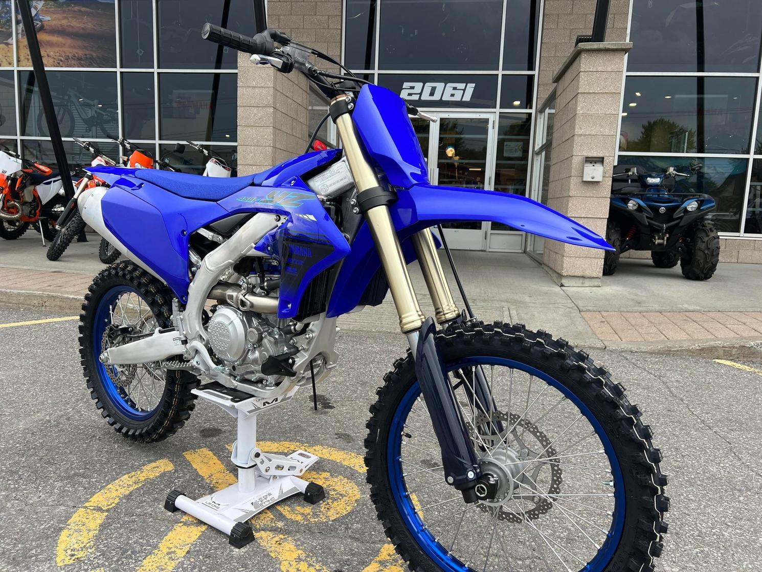 2024 Yamaha YZ450F En inventaire Grégoire Sport