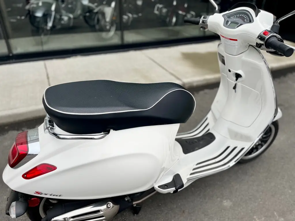 New 2020 Vespa Sprint 50 ***LIQUIDATION*** in Sainte-Thérèse R - Main Image