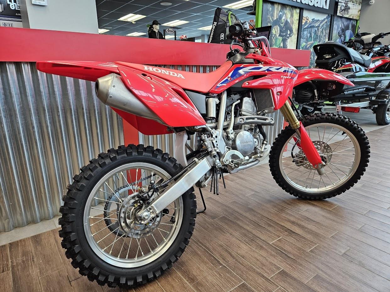 Honda Crf 150R Expert 2024 neuf à Joliette Moto Ducharme