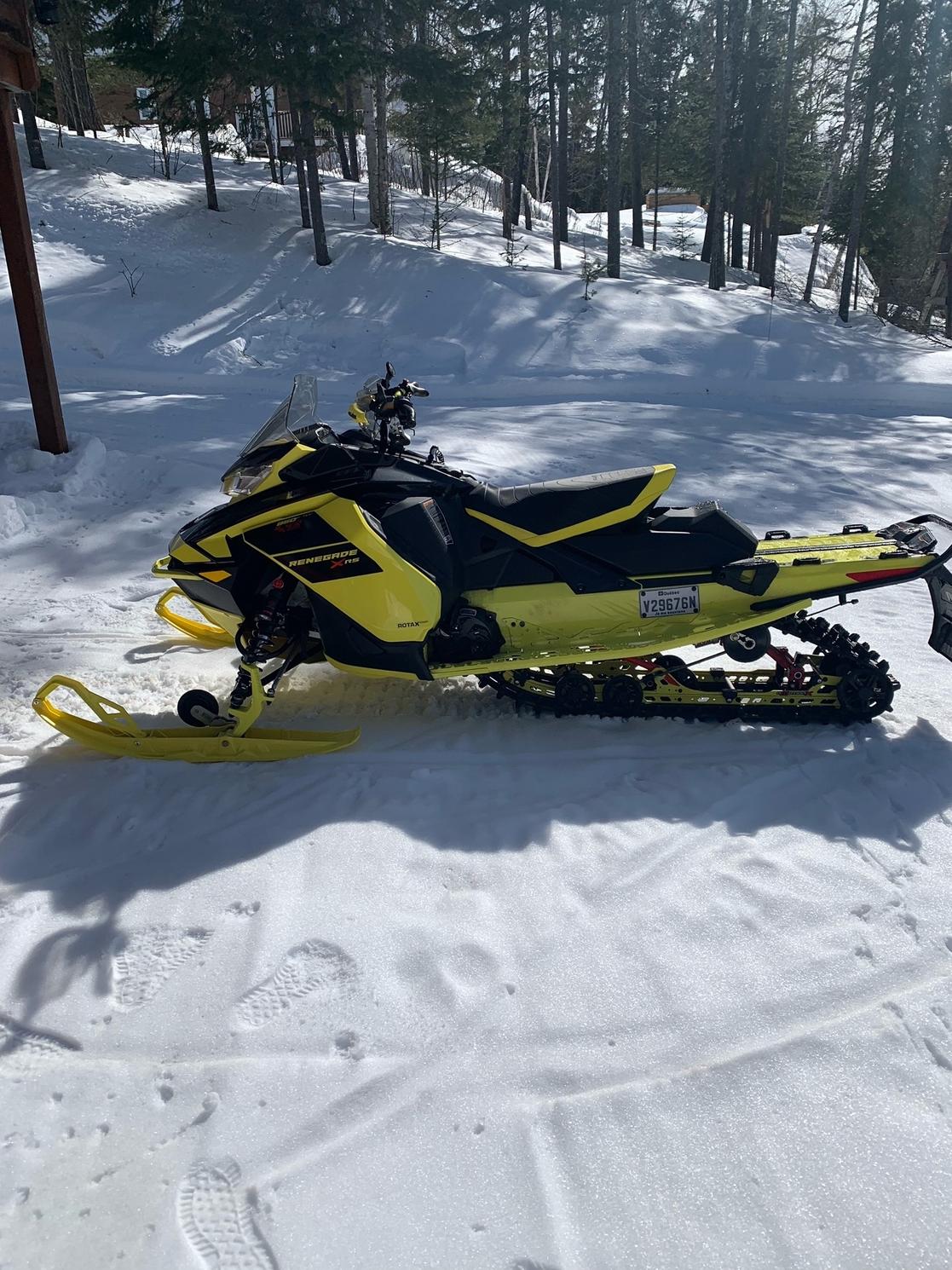 2021 Ski-Doo Renegade XRS 850 