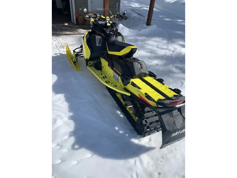 2021 Ski-Doo Renegade XRS 850