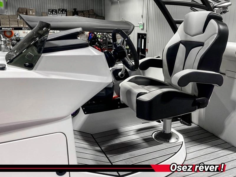 Montara Ponton Bateau Surf-boss 25 2.0 Démonstrateur 2023 alt