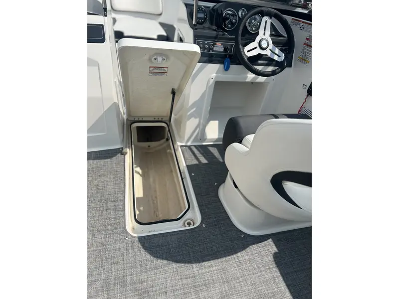 2021 Bayliner VR4