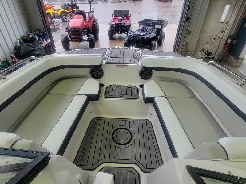 2023 Starcraft SVX 210 IO