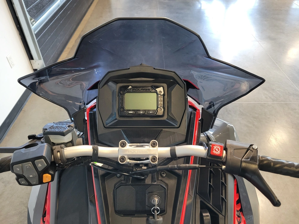 Polaris 850 Indy Xc 129 1 000$ De Rabais, Jusqu'au 30-06-25 2024 alt