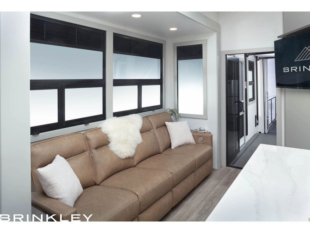 Brinkley Rv G 3500 2026 alt