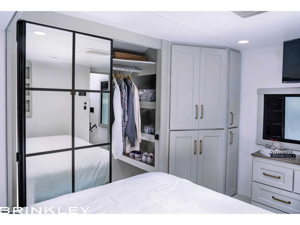 Brinkley Rv G 3500 2026 alt