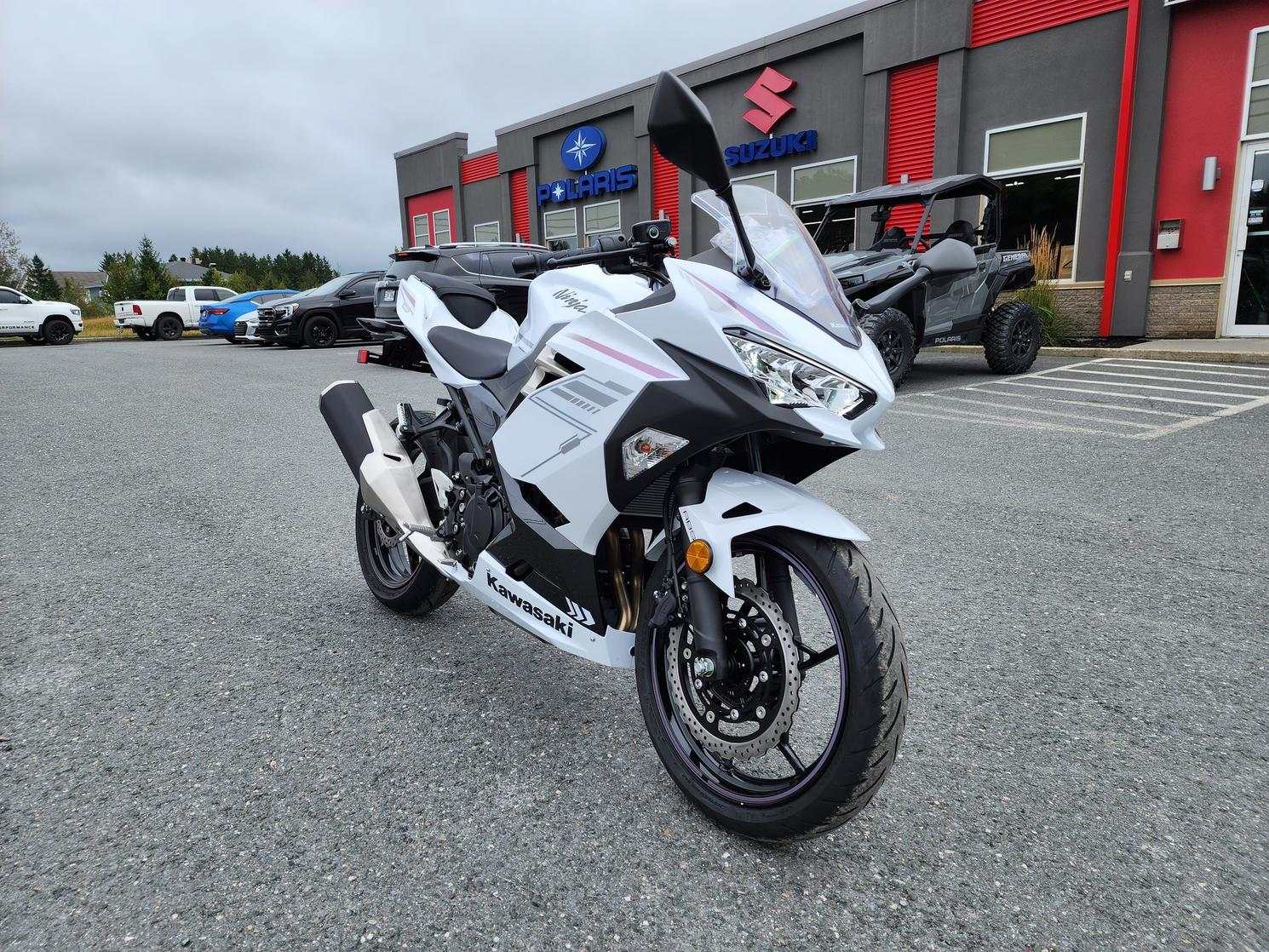 Kawasaki NINJA 400 2023