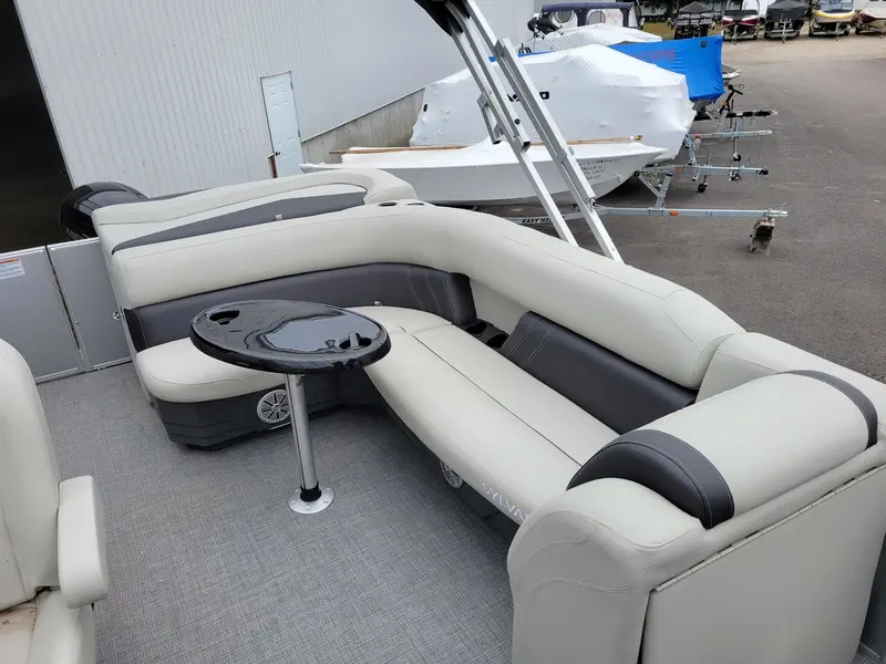 2023 Sylvan Mirage Cruise 8522