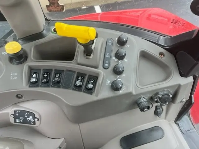 Case IH Farmall 115U 2015