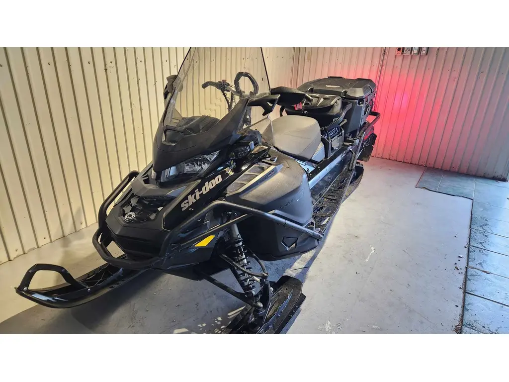 Ski-doo expedition swt 900ace turbo 2022