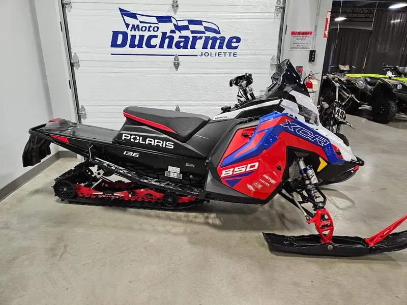 2024 Polaris 850 INDY XCR 136 Garantie 2 ans