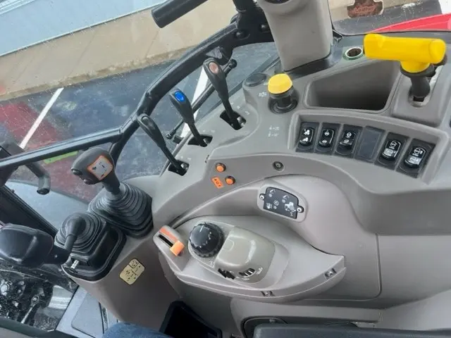 Case IH Farmall 115U 2015