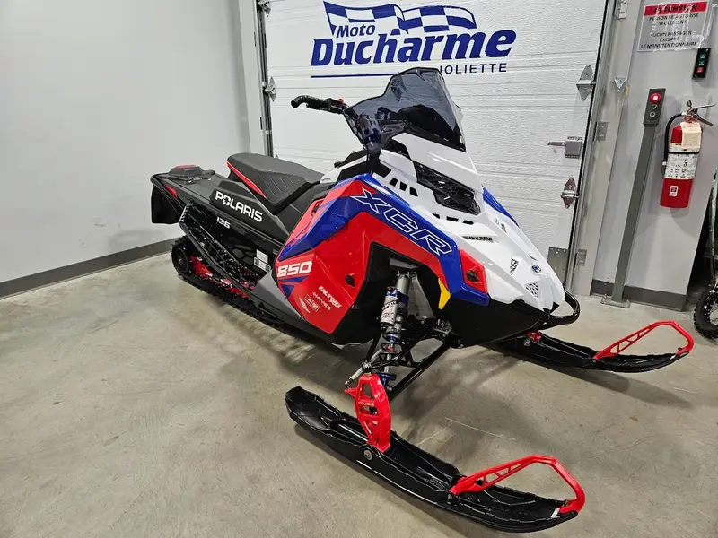 2024 Polaris 850 INDY XCR 136 Garantie 2 ans